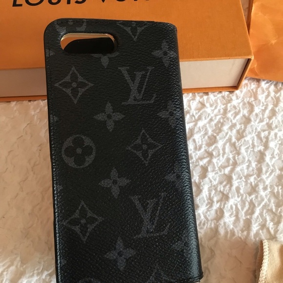 Louis Vuitton authentic monogram graphite 7Plus iPhone folio case - Picture 6 of 15